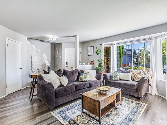 4th image of 2125 Bridgeport Way W #2125