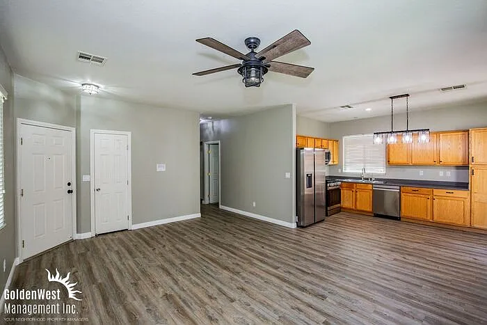 9424 Plover Falls Ave — Photo 2