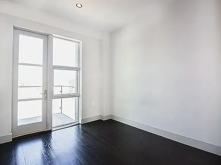 56 Box St #6A — Photo 3