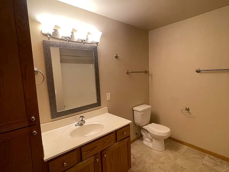 Jackson Apartments — Photo 9