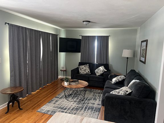 3rd image of 21 Frawley Dr