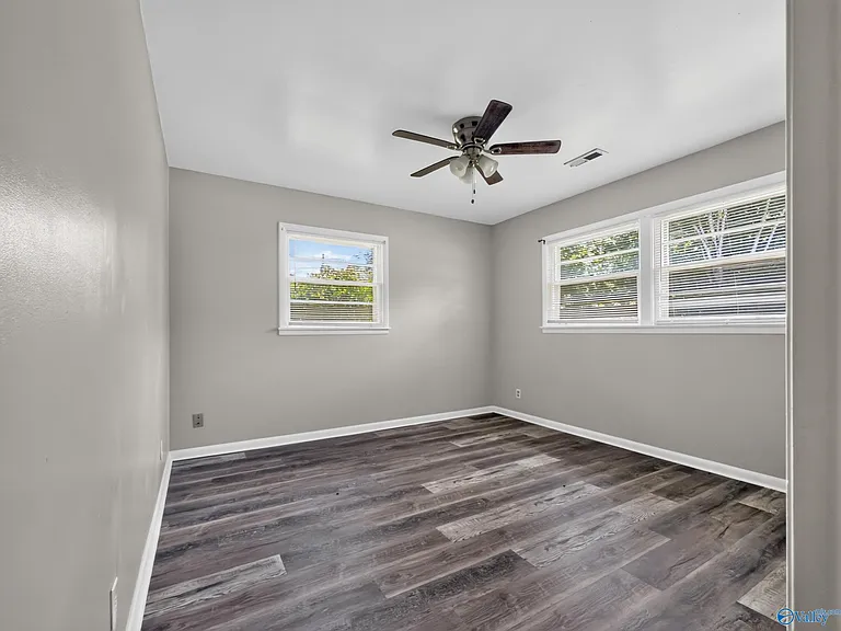2303 Lynn Rd NW — Photo 4