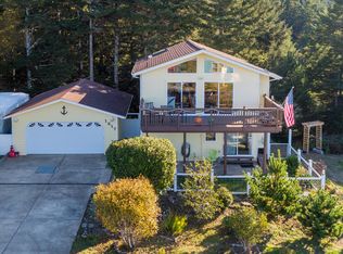 1817 NW Cedarcrest Pl, Waldport, OR 97394