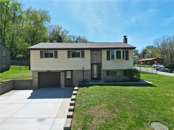 553 Deborah Jane Dr, Pittsburgh, PA 15239