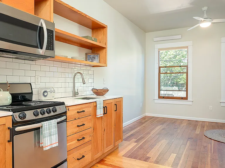 Fairmount Apartments — Photo 8