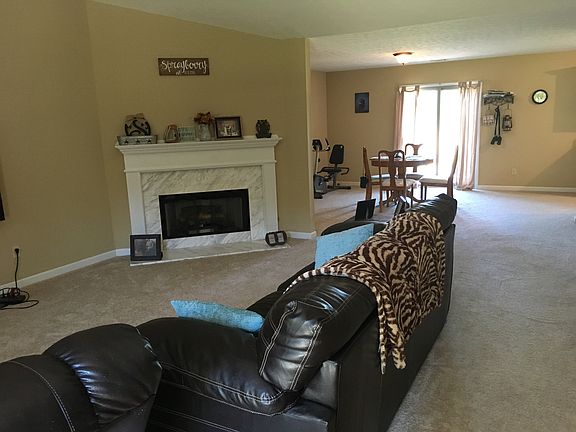 5th image of 313 Carpenter Rd