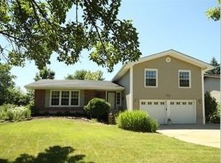 1365 Nottingham Ln, Hoffman Estates, IL 60169