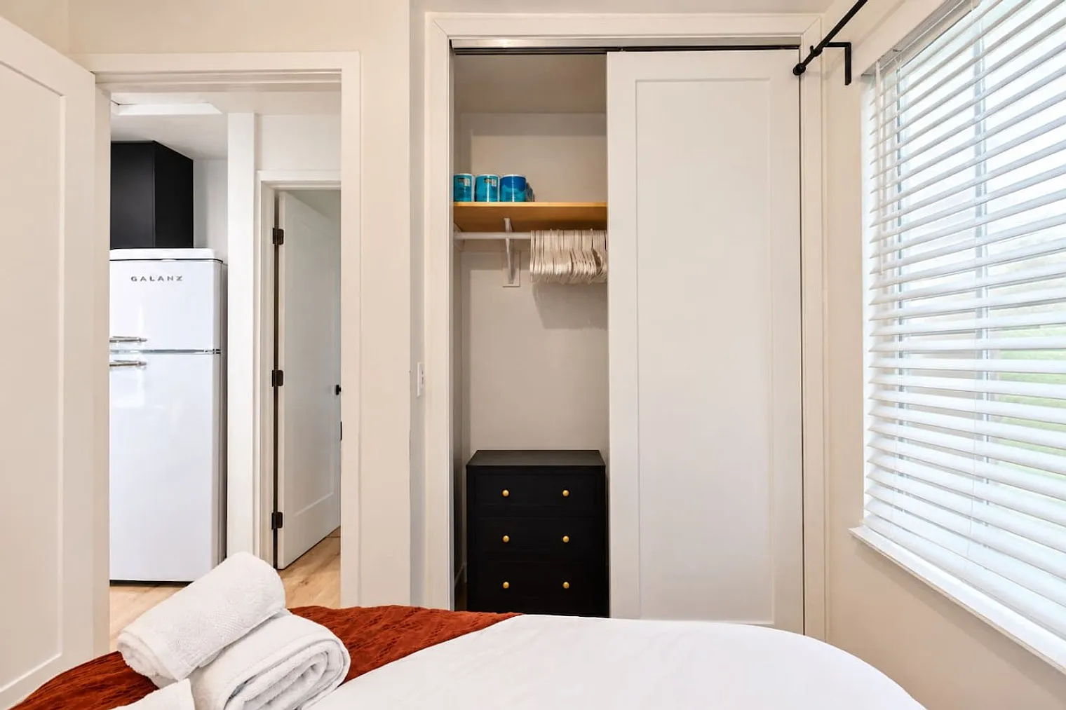 1 bed, 1.0 bath, $4,455 — Photo 3