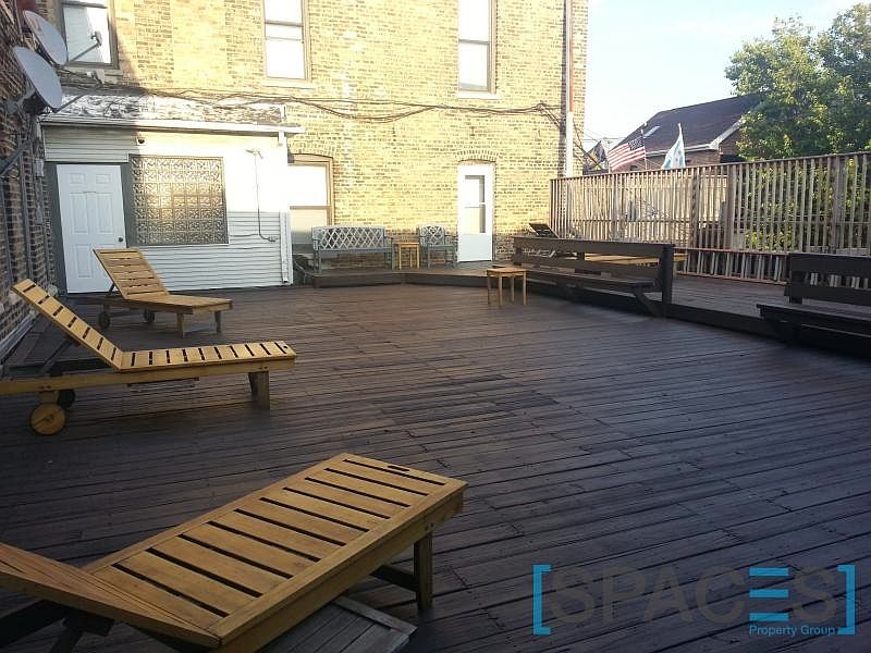 2nd image of 1513 W Fullerton Ave APT 02