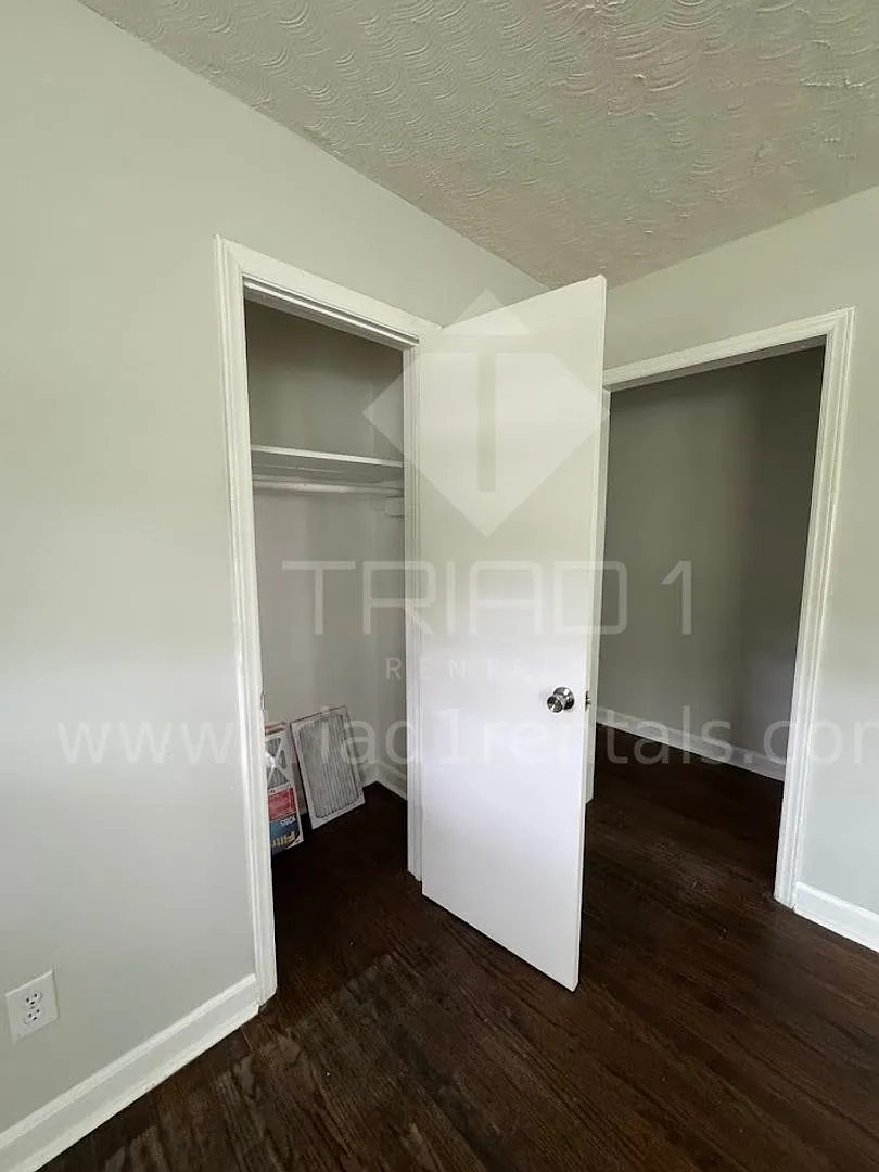 3bed/1bath House in Greensboro - $1350/month — Photo 4