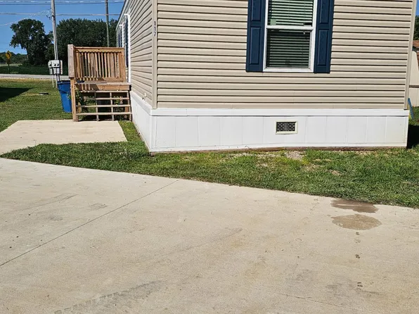 117 Park Estate Ave, Pontiac, IL 61764