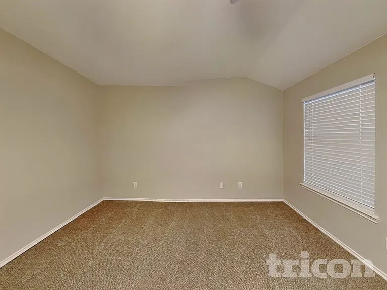 626 Chapman Dr — Photo 9