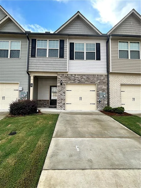 3 bed, 2.5 bath, 1474 sqft, $2,000 — Photo 2