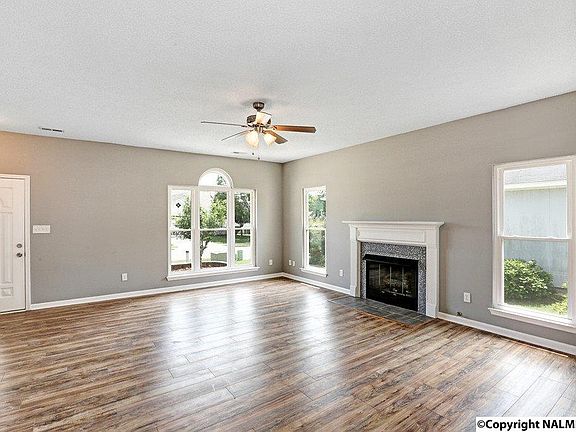 4th image of 233 River Oaks Dr