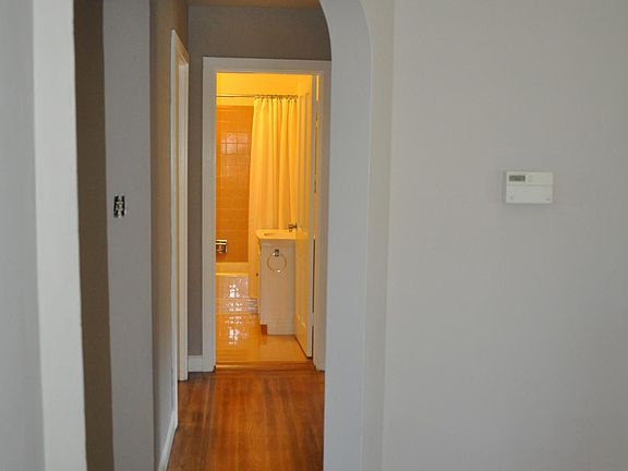 3rd image of 168 Acacia Ave