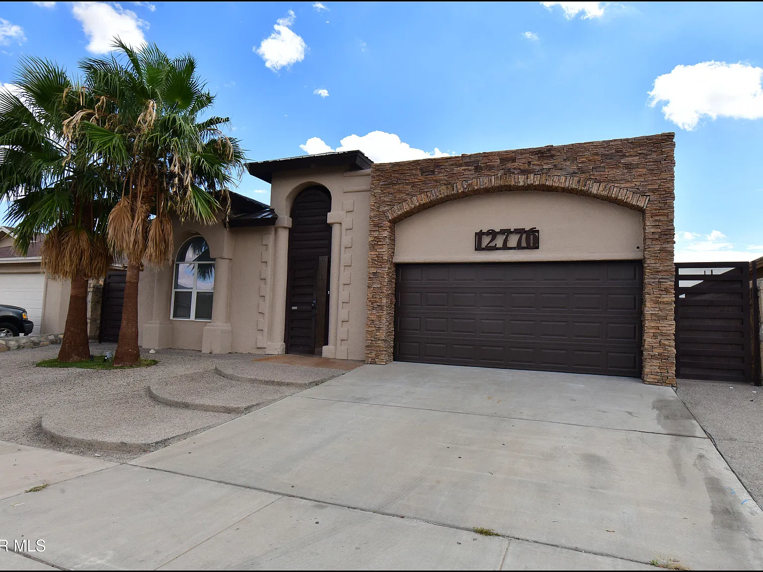 3 bed, 2.5 bath, 1891 sqft, $2,000 — Photo 2