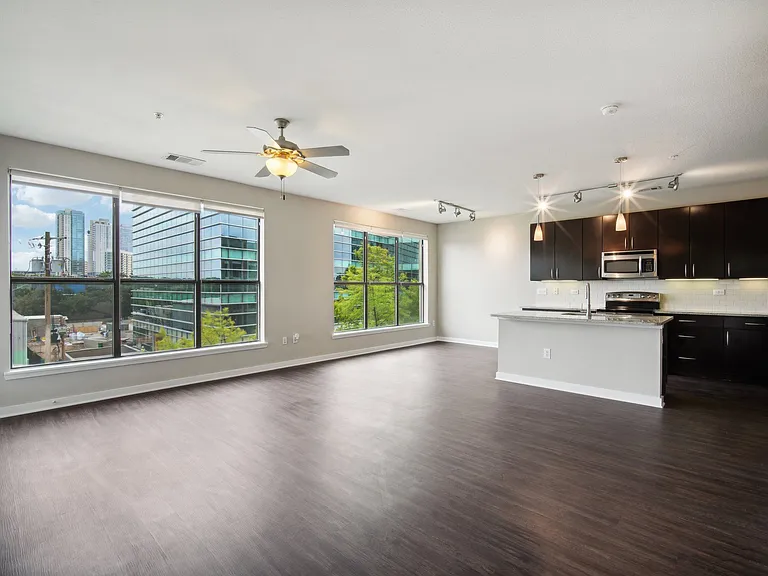 Cole Apartments — Photo 25