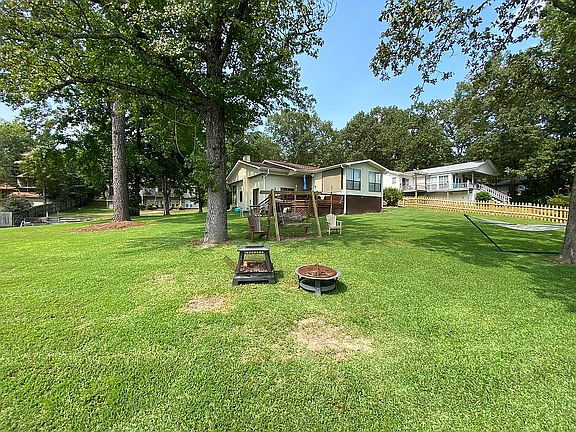 3rd image of 131 Beach Haven Cir