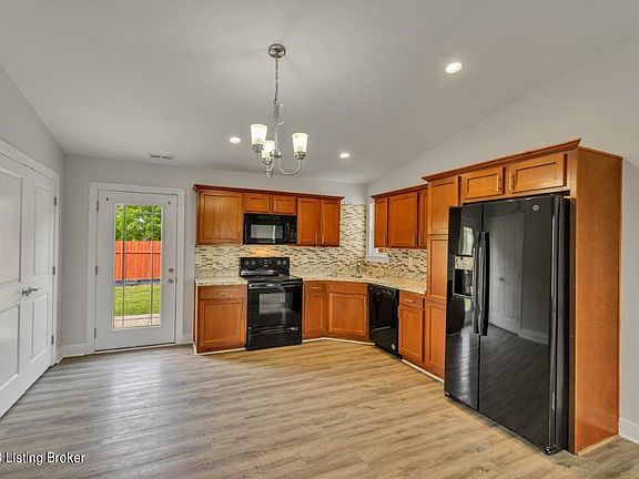 5th image of 2718 Bagby Way