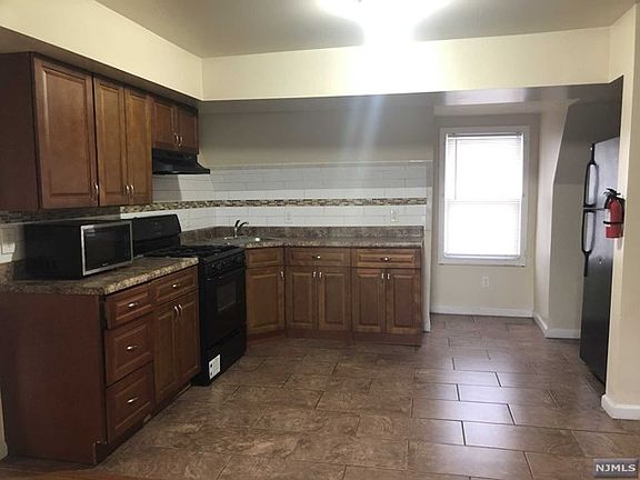 4th image of 269-271 Parker St Floor 3