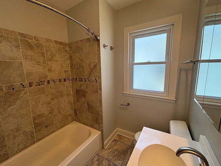 2224 Foster St #1 — Photo 11