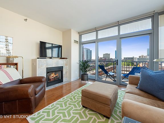 3rd image of 1600 S Prairie Ave Unit 1007N