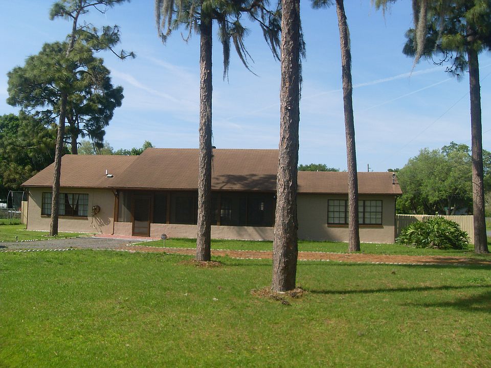 1st image of 4749 Oakwood Dr