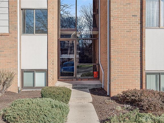 2nd image of 1788 Cherokee Dr #105