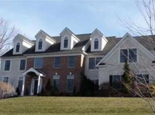 2000 Velvet Trl, Hellertown, PA 18055