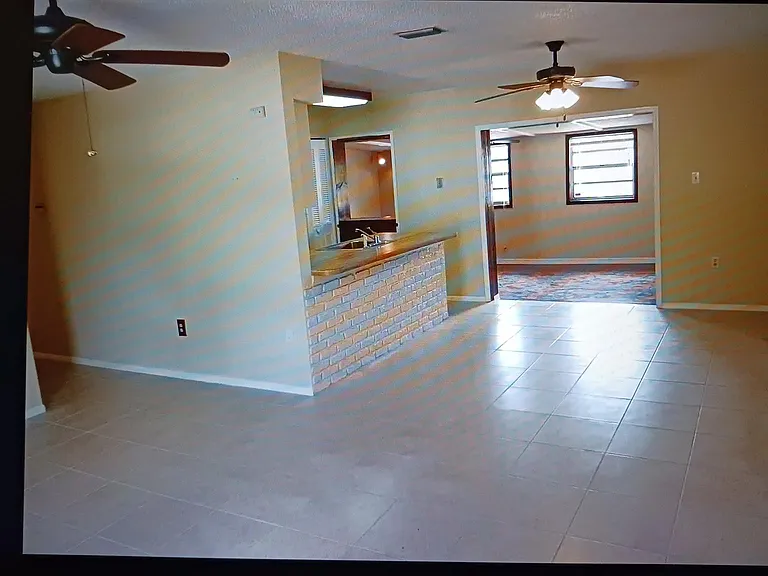 415 Archer Rd SE — Photo 2