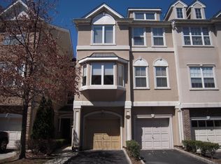 10 Carrington Pl, Clifton, NJ 07013