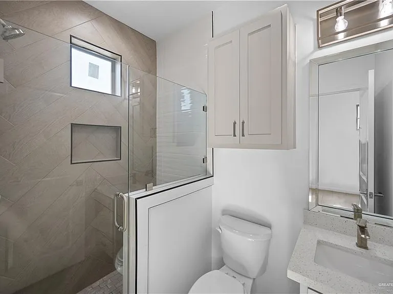 1220 E Camellia Ave — Photo 12