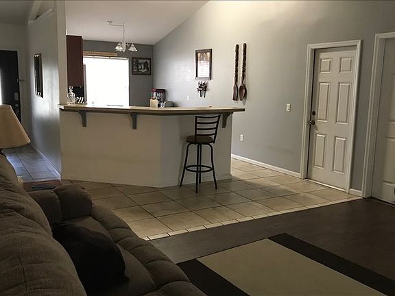 4th image of 172 SW Timberland Ct