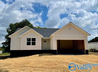 983 Creekstone Point Dr NE, Fort Payne, AL 35967