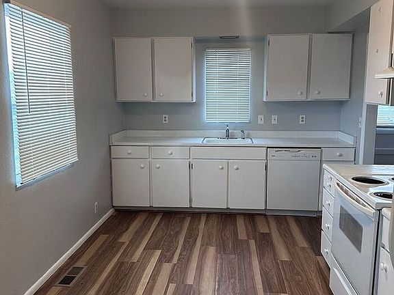 3rd image of 535 Jensen St #535