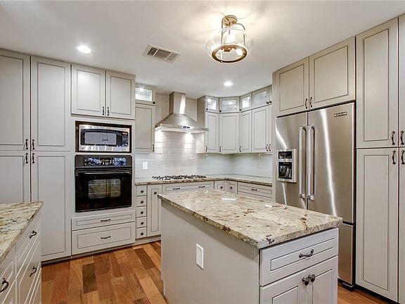 4th image of 3318 Buckethorn Ct