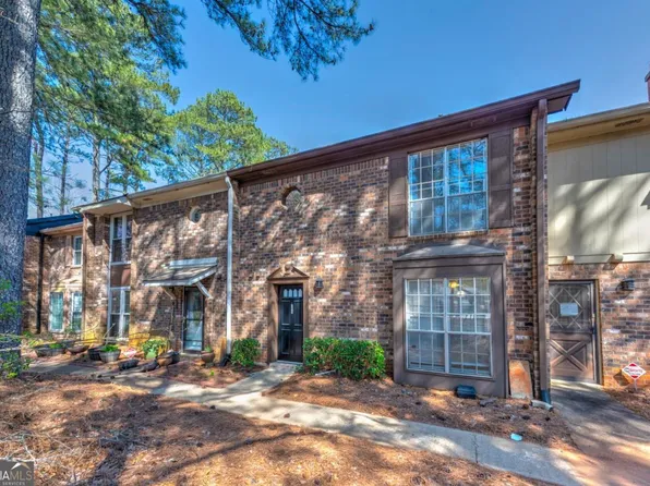 748 Garden View Dr, Stone Mountain, GA 30083