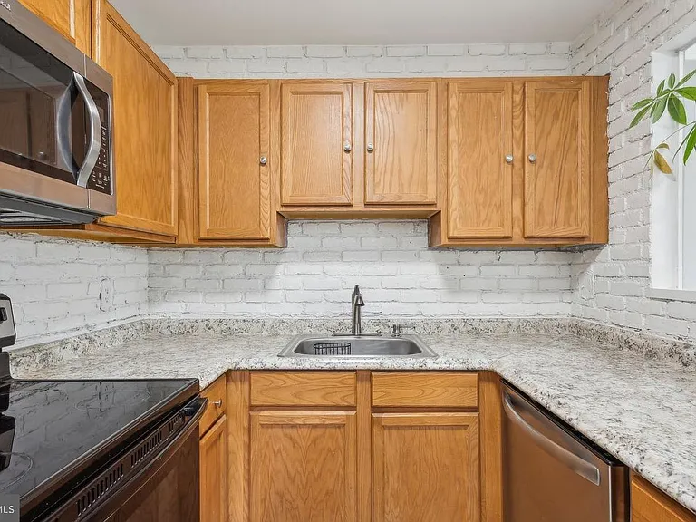 9490 Mooregate Ct — Photo 12
