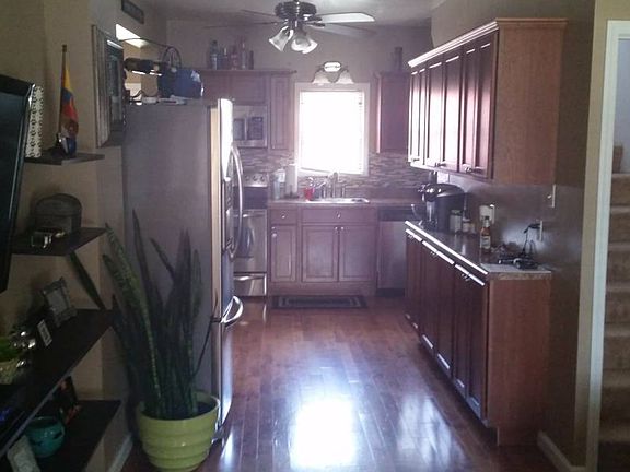 2nd image of 4969 Blow St