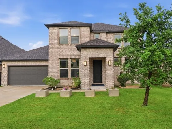 10120 Lakemont Dr, Fort Worth, TX 76131
