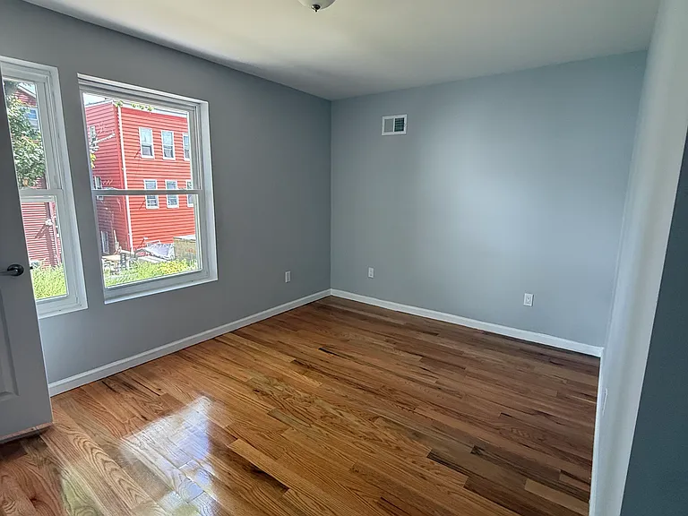 816 S 15th St — Photo 8