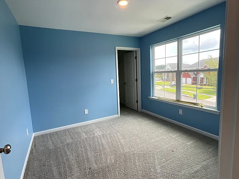 109 Redrock Ct — Photo 34