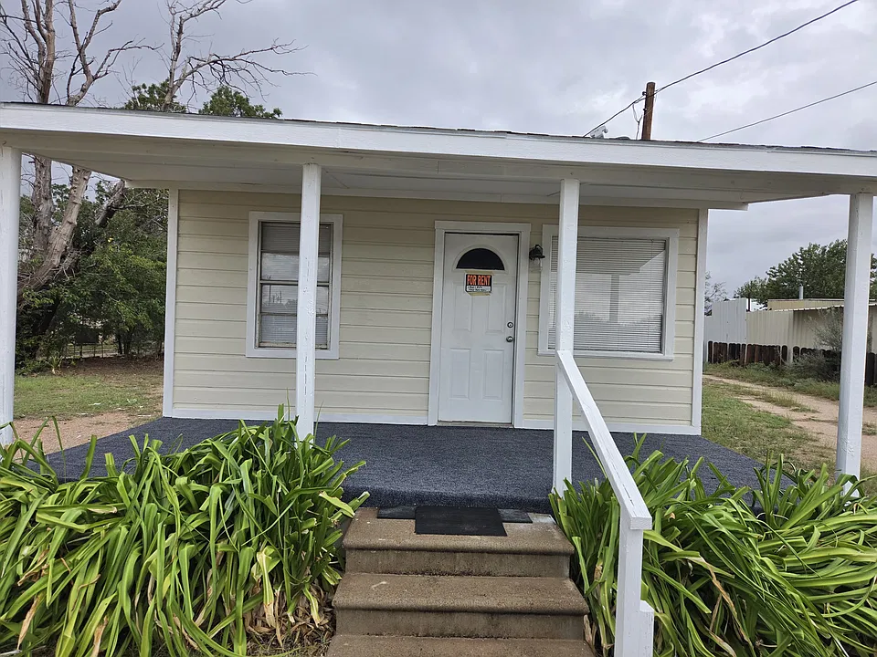 7505 N Service Rd