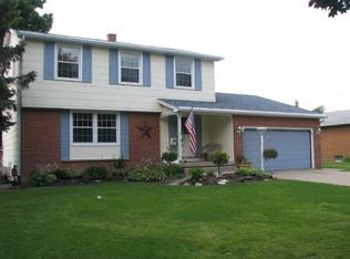 52 Center Dr, Depew, NY 14043