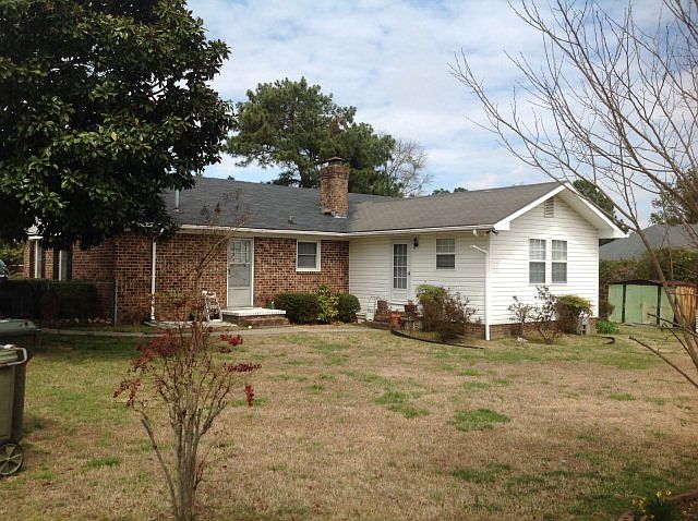 2nd image of 2000 Fieldcrest Rd E