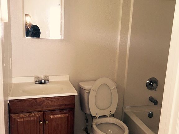 4th image of 201 N E St APT 3