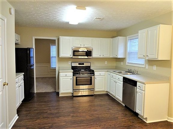 4th image of 945 Grace Dr