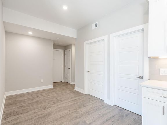 2nd image of 2209 N Broad St #500