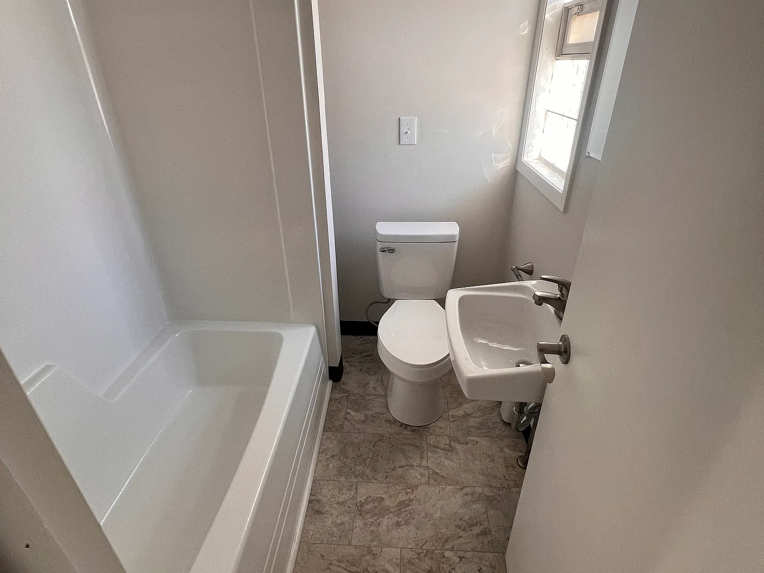 2 bed, 1000 sqft, $1,150 — Photo 4