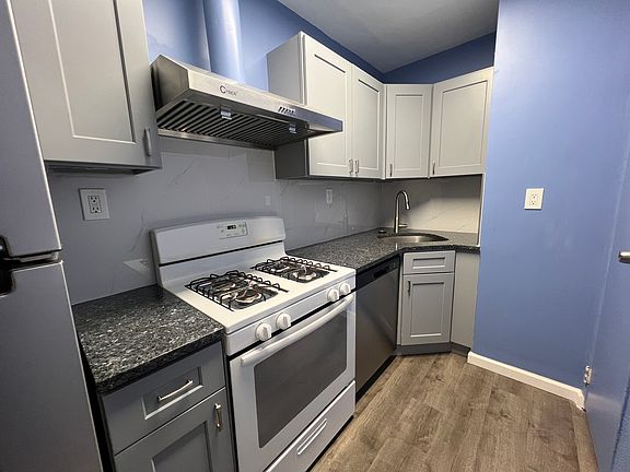3rd image of 79-18 150th St Floor 3
